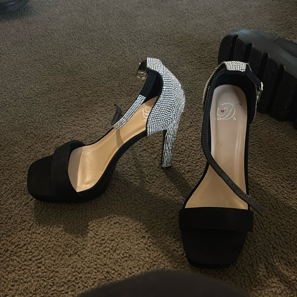 Womens high heels, black & silver, size 6.5